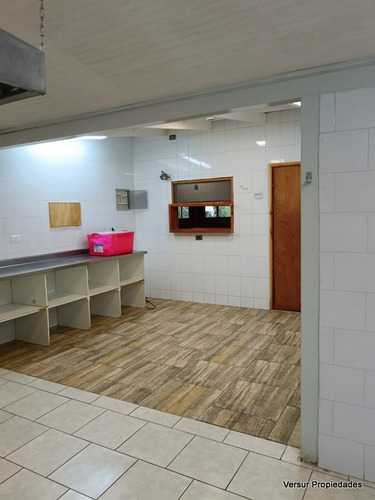 Se Arrienda Local Comercial Camino Caburgua- Pucón