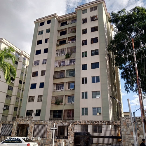 Norelys Echeverria Vende Apartamento En Urbanización Camoruco Res. Don Jacobo