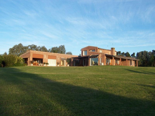 Oportunidad En Venta Chacra Muy Linda Y Hogareña- Ref: 4226