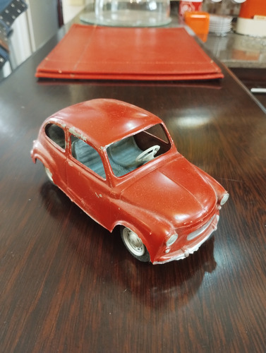 Auto A Escala De Coleccion Fiat 600 A Fricción De Juguete Rojo (Usado)