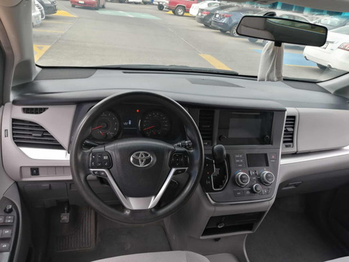 Toyota Sienna 3.5 Le V6 At