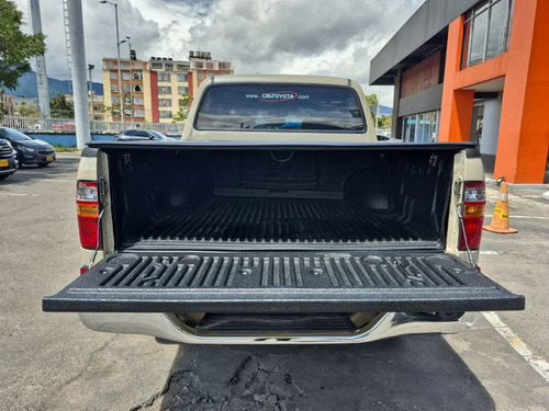 Toyota Hilux 2.4l