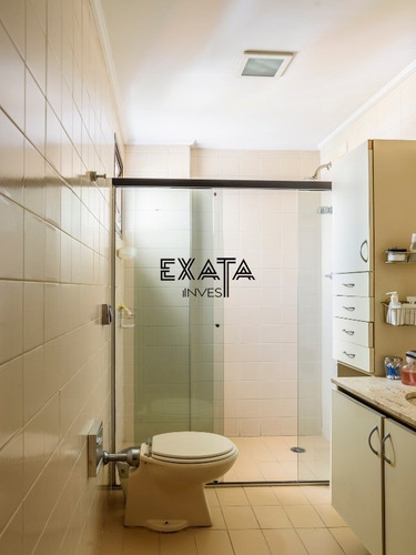 Imagem 17 de 30 de Apartamento Em Alto De Pinheiros Repleto De Armários Embutidos, Sala E Quartos Com Piso Taco De Madeira, Um Banheiro Para Os Dois Quartos, Salas De Estar E Jantar, Cozinha Com Copa - Ap00800 - 697149