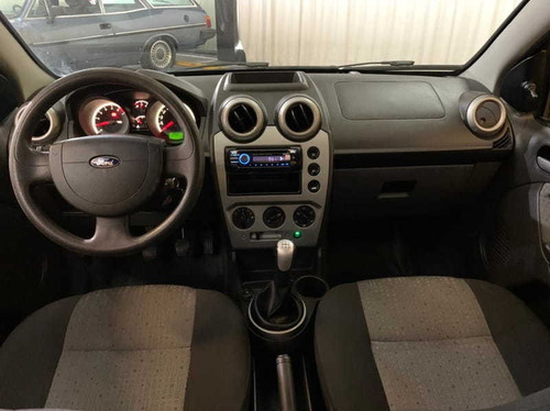 Ford Fiesta 1.6 8v Flex 4p Manual