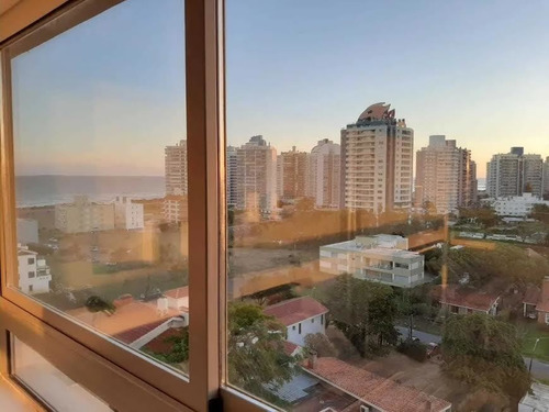Alquilo Anual Bonito Depto De 2 Dorm. Y 2 B. En Playa Brava!
