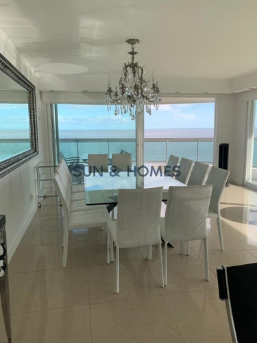 Imagen 2 de 20 de Frente Al Mar, Espectacular Apartamento Esquinero Disponible A La Venta Con Divinas Vistas Panorámicas A Los Atardeceres De La Mansa Y Punta Ballena.
