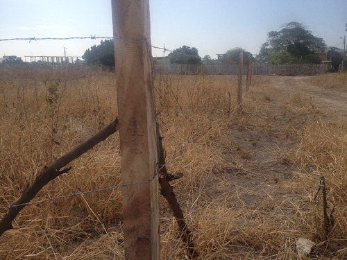 Venta De Terreno Esquinero Manta Sector Las Orquideas, 500m2