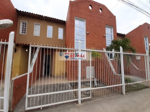 Imagen 2 de 19 de Se Vende Town House En El Casco Central De Tucacas, Conjunto Residencial Villas De Marintuza.