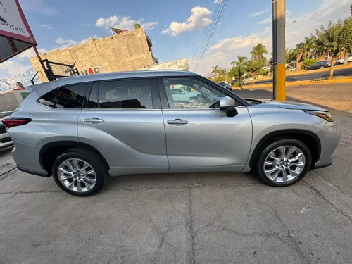 Toyota Highlander 3.5 Limited Panoramic Roof At