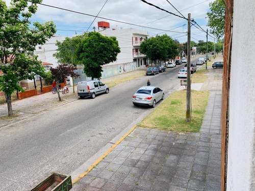 Imagen 4 de 18 de Departamento Al Frente Con Cochera Cubierta