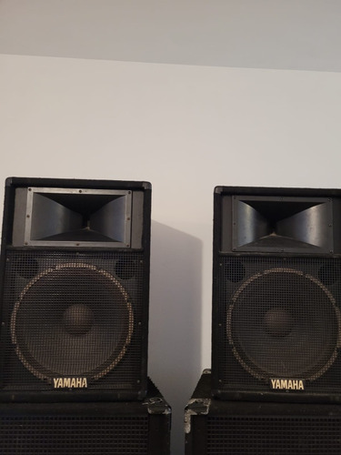 Bafle Yamaha 15' S115iv 500w Par. Entrega S/c Caba