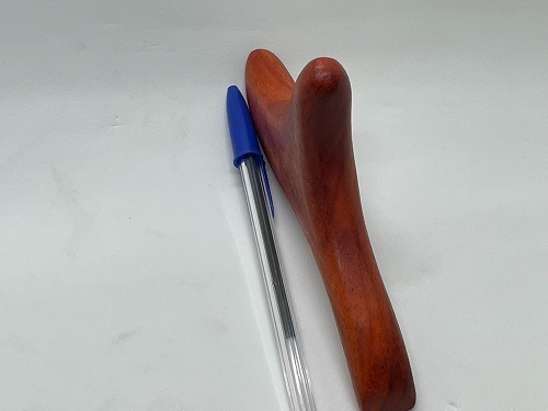 Massageador De Madeira De Lei Ponto Motor Leve E Resistente Cor Vermelho