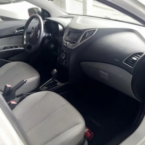 Hyundai HB20S 1.6 Comfort Plus Flex Aut. 4p