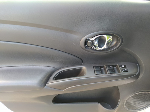 Imagen 9 de 11 de Nissan Versa Sense Aut 2019