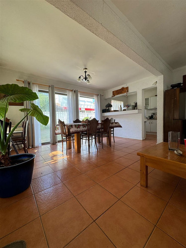 Casa Centrica En Venta De 3 Dorm. En Maitencillo