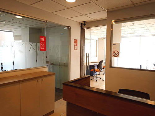 Se Arrienda Oficina En Alfredo Barros Errázuriz, Providencia