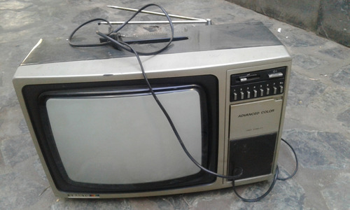 Tv Sanyo Antiguo Con Antena Incluida