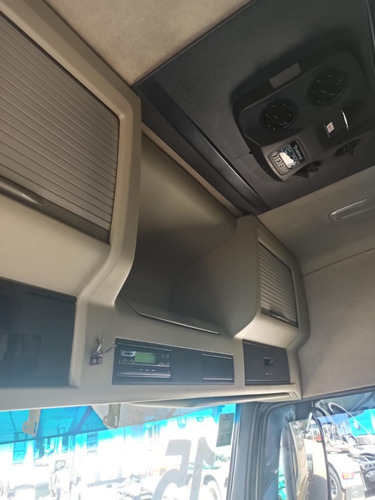 Imagem 14 de 19 de Volvo Fm 370 6x2 2015