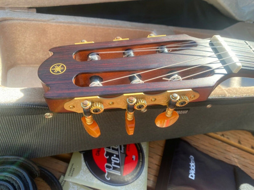 Imagen 4 de 4 de Yamaha Ntx1200r Guitarra Acústica Con Cuerdas De Nailon - Nu