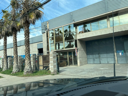 Excelente Bodega Industrial - Lampa