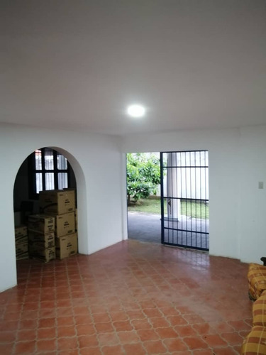 Quinta En Venta/urbanización Las Mayas El Limón/pg1112