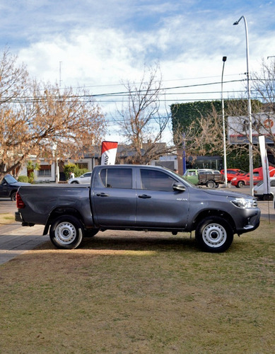 Imagen 4 de 15 de Toyota Hilux 2.4 Dx 6mt