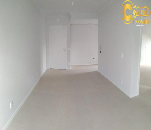 Apartamento Com 2 Dormitório(s) Localizado(a) No Bairro Itacolomi Em Balneário Piçarras / Balneário Piçarras - 108