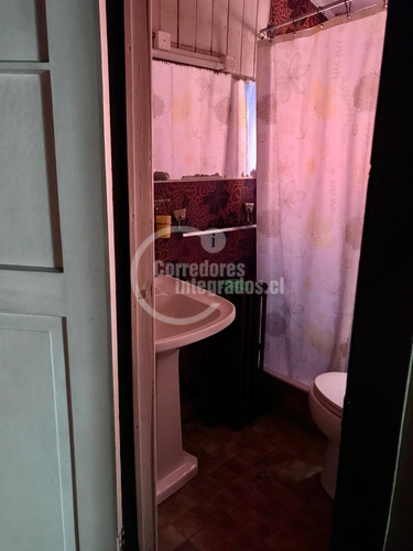 Casa En Venta De 7 Dorm. En Valdivia