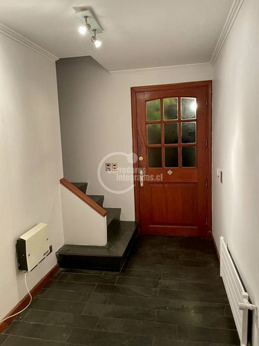 Casa En Venta De 5 Dorm. En Lo Barnechea