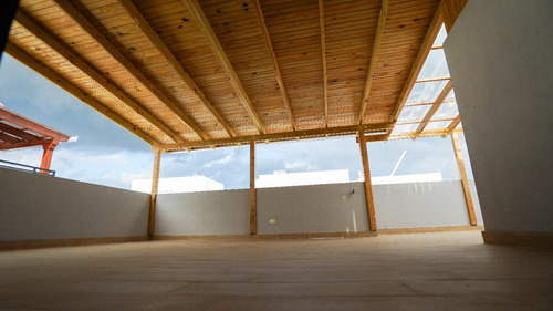 Moderno Apartamento En Venta Tipo Penthouse. Us$140 Mil, Sheetrock En Todo El Apto. Y Terraza En Privada En Madera