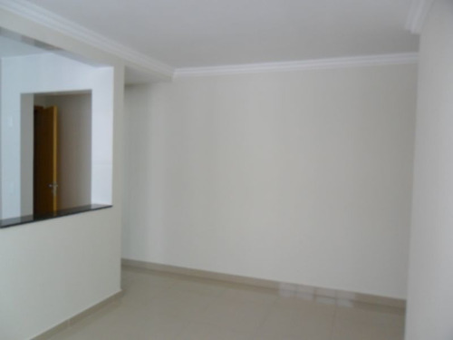 Imagem 2 de 16 de Apartamento 2 Quartos No Castelo - 973