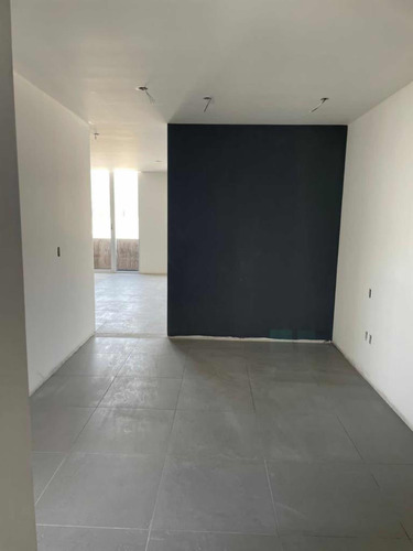 Amplio Departamento Nuevo En Venta Con Balcones!!