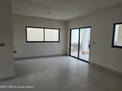 Imagen 4 de 14 de Casa En Renta En Zibata Con Bonitas Amenidaes Agt