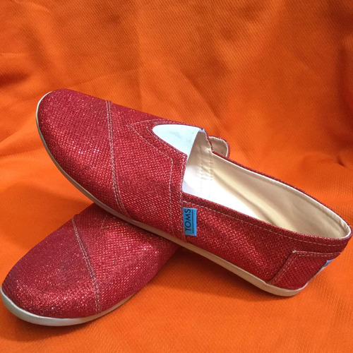 Zapatos Toms.