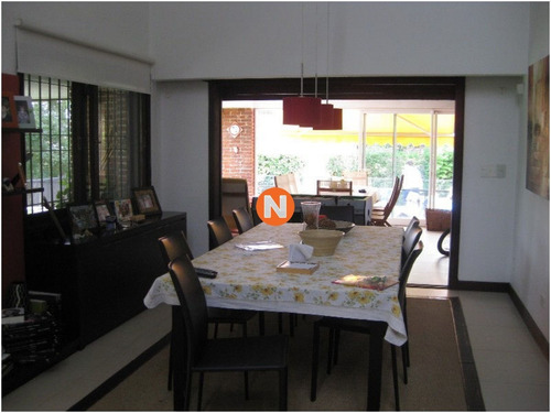 Casa En Venta, Cantegril, Punta Del Este, 5 Dormitorios.- Ref: 208995