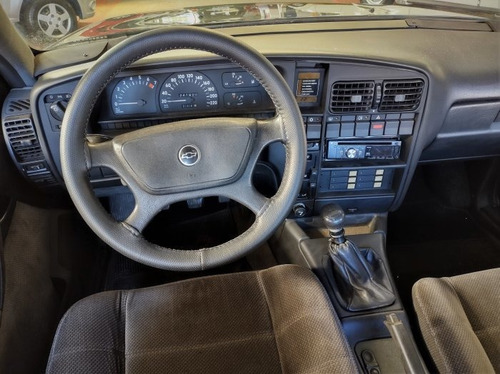 Imagem 13 de 15 de Omega 2.0 Mpfi Gls 8v Gasolina 4p Manual