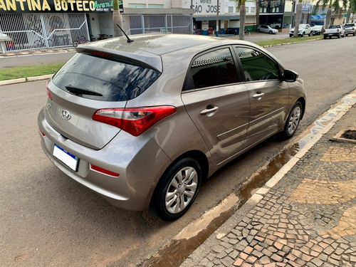 Imagem 3 de 8 de Hyundai Hb20 1.0 4p Flex Comfort Plus