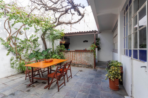 Única En Su Estilo. Venta De Casa En Malvin, 5 Dormitorios, Padrón Único.