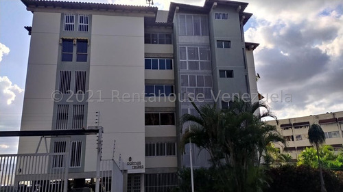 Jg Cod Flex 23-15374 Se Vende Bello Y Acrualizado Apartamento De 175 Mts En Santa Ines Negociable