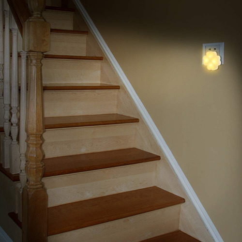 Enchufe Nocturno Sensitive Control De 0,5 W Y 4 Led Al Lado