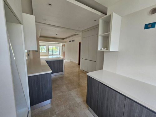 Apartamento En Venta En Los Cacicazgos, Santo Domingo, 300m2, 3 Hab. 3 Parqueos, Exclusivo Complejo Con Todas Las Comodidades Y Seguridad, Zona Tranquila, Oportunidad De Invertir En Tu Sueño.