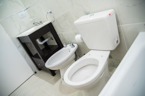 Casa En Venta - 2 Dormitorios 1 Baño - 1.144mts2 - Posadas De Los Lagos, Coronel Brandsen