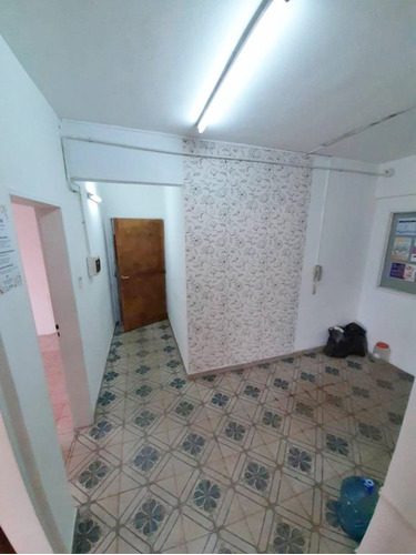 Oficinas Comerciales Con Excelente Ubicación En Pleno Centro De San Justo. Ideal Varios Rubros/destinos