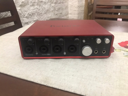 Interfaz De Audio Focusrite Scarlett 18i8 100v/240v 2.ª  Gen