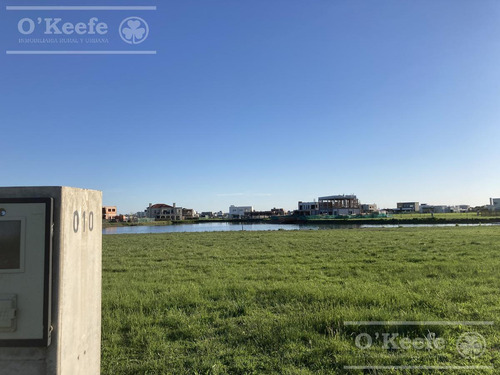 Imperdible Lote En Venta A Laguna En Barrio Villalobos - Hudson - Oportunidad.