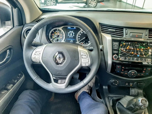 Imagen 13 de 25 de Renault Alaskan 2.3 Bit 16v Intens Mt 4x4 Camioneta Toyot W