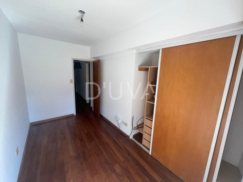 Semipiso En Edificio Building Dos Dormitorios - 44 E/ 16 Y 17 - La Plata