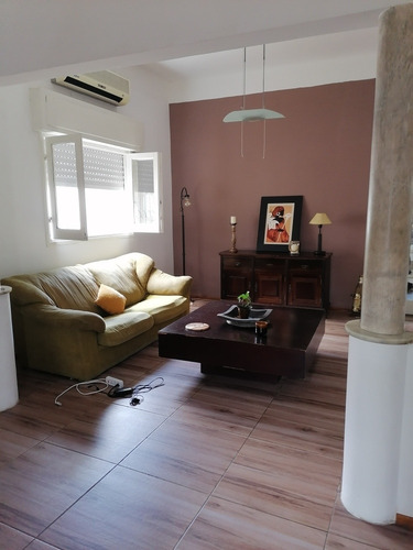 Imagen 3 de 13 de Casa 3 Dorm Con Escalera A Azotea, Potencial Para Contruir