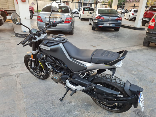 Husqvarna Svartpilen 200