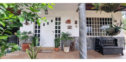 Casa En Venta En Urb Los Teques Country Club